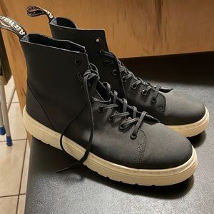 Dr. Martens air waiters men’s shoes